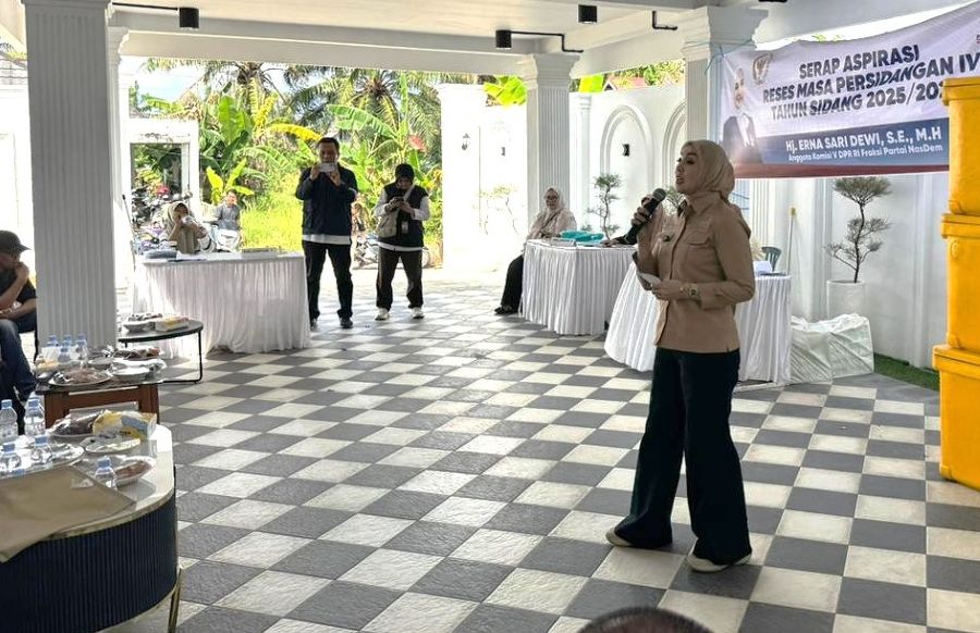 Erna Sari Realisasikan 440 Cool Box untuk Nelayan Bengkulu